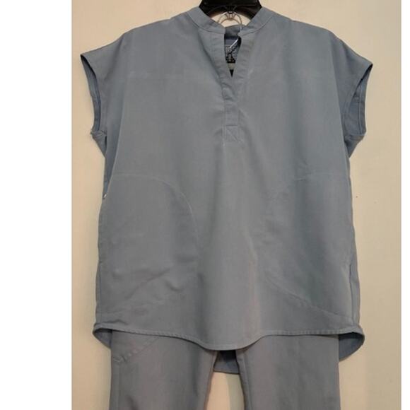 Figs Scrub Set Lot Rafaela Scrub Top XS Cargo Pants XS Petite Gray - Picture 2 of 10